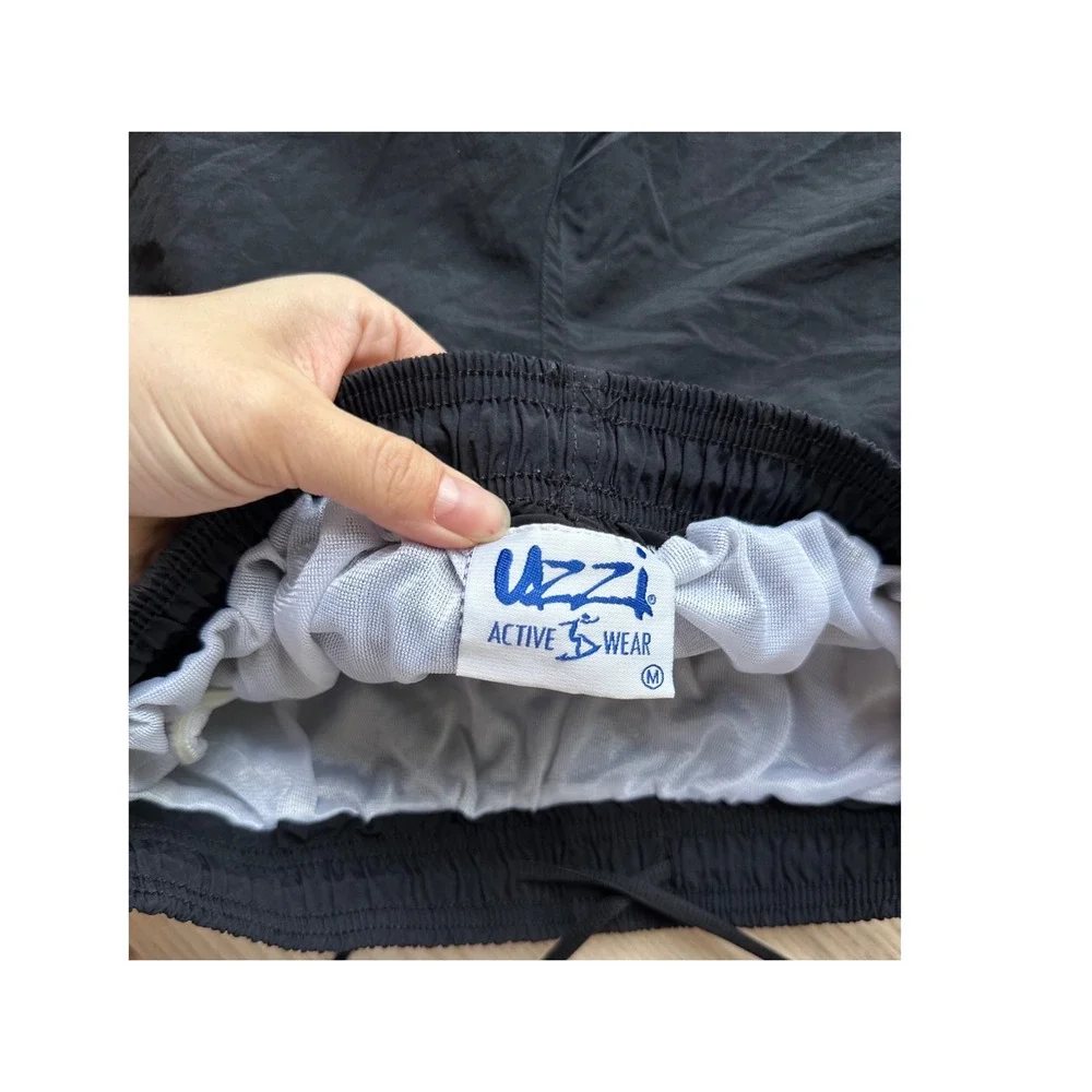 Uzzi vintage Womens Black Nylon Athletic Shorts Mesh Lined Drawstring Medium‎